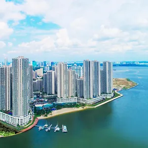 Apartment Country Garden Danga Bay By Lions Bay